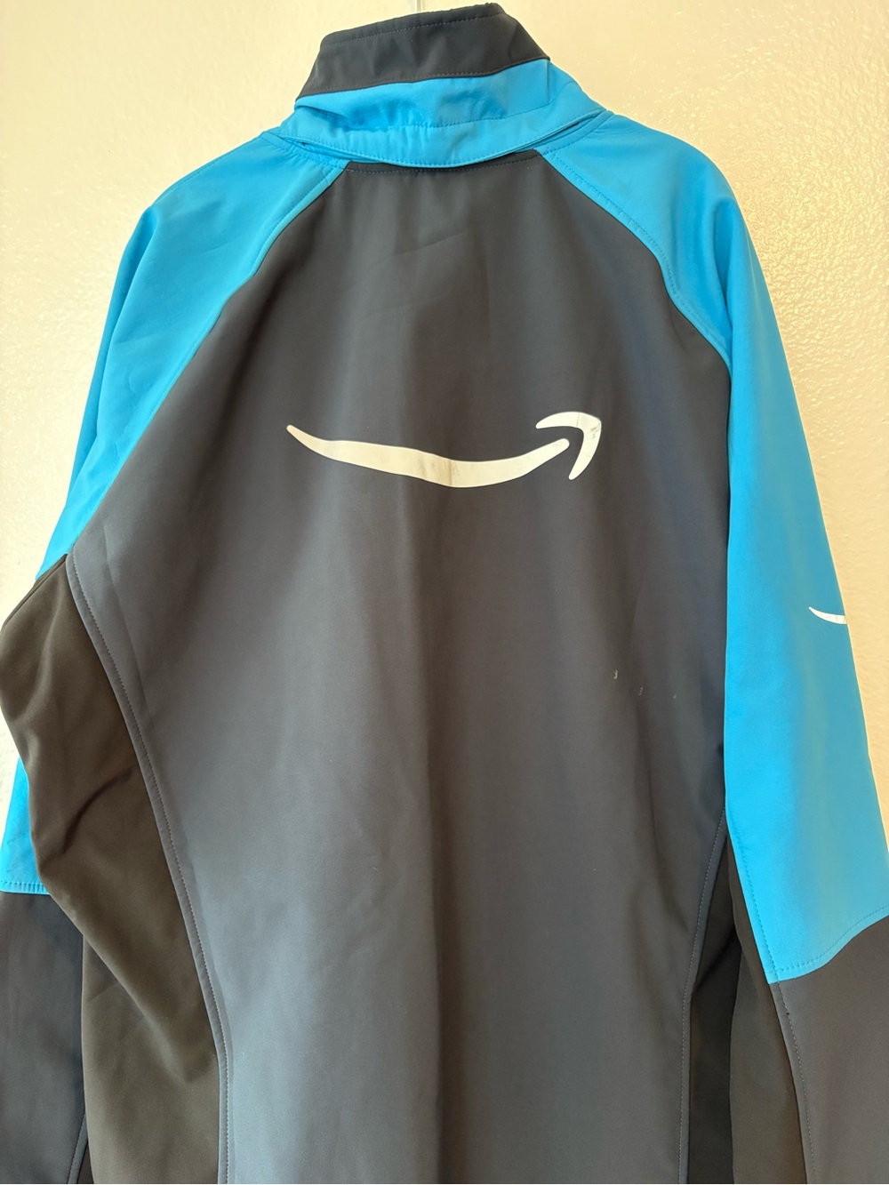 Official Amazon Driver Luly Yang Insulated Reflective Hooded Jacket Men’s XXL - Picture 7 of 15